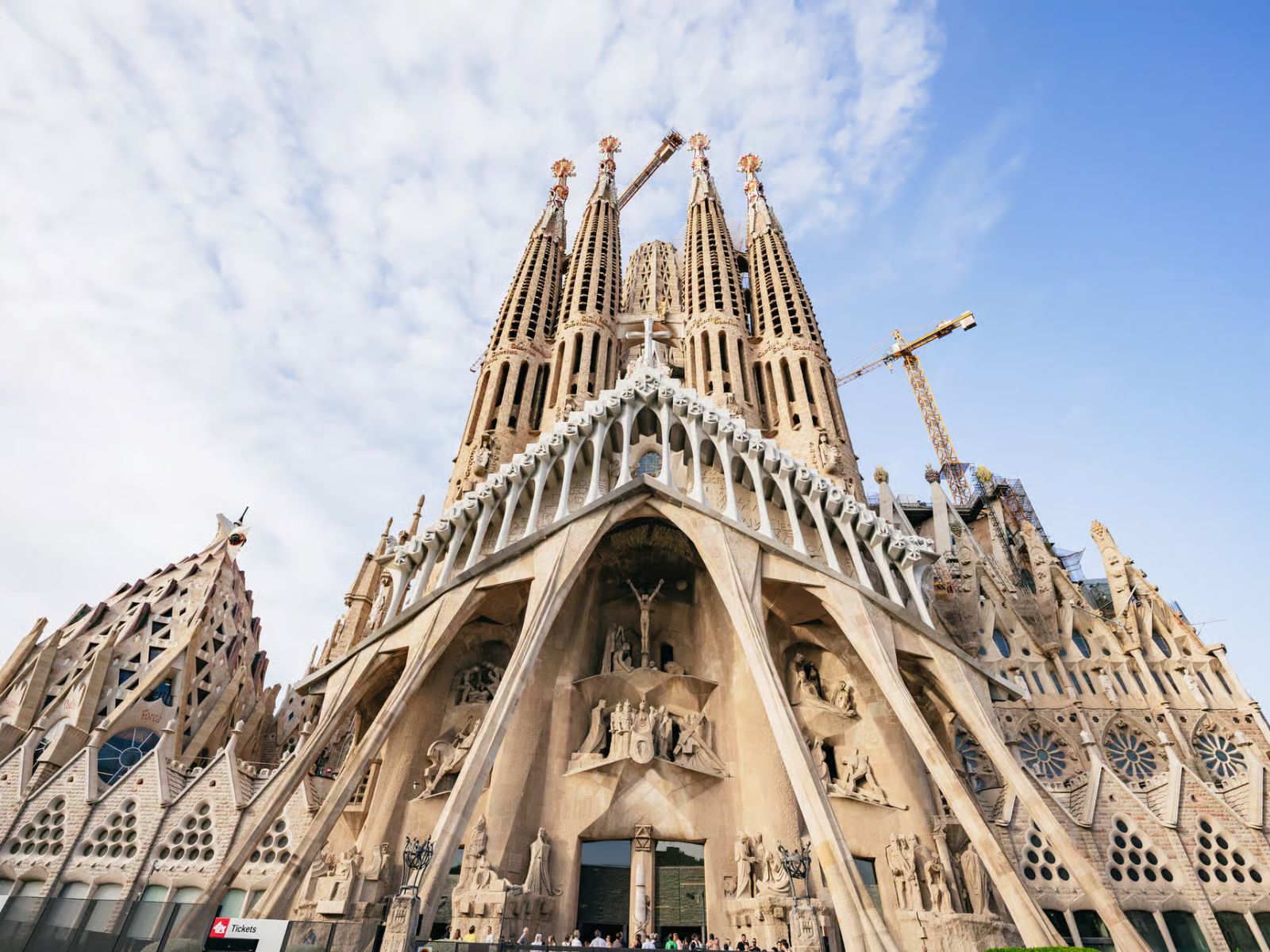 Barcelona: Sagrada Familia Skip - the - Line Entry Ticket & Tour - MY WONDER ACCESS