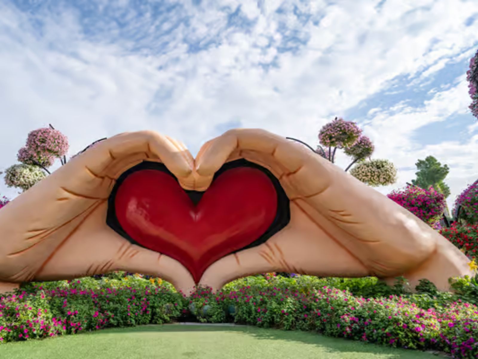 Dubai Miracle Garden Skip - the - Line Ticket & Transport Option - MY WONDER ACCESS