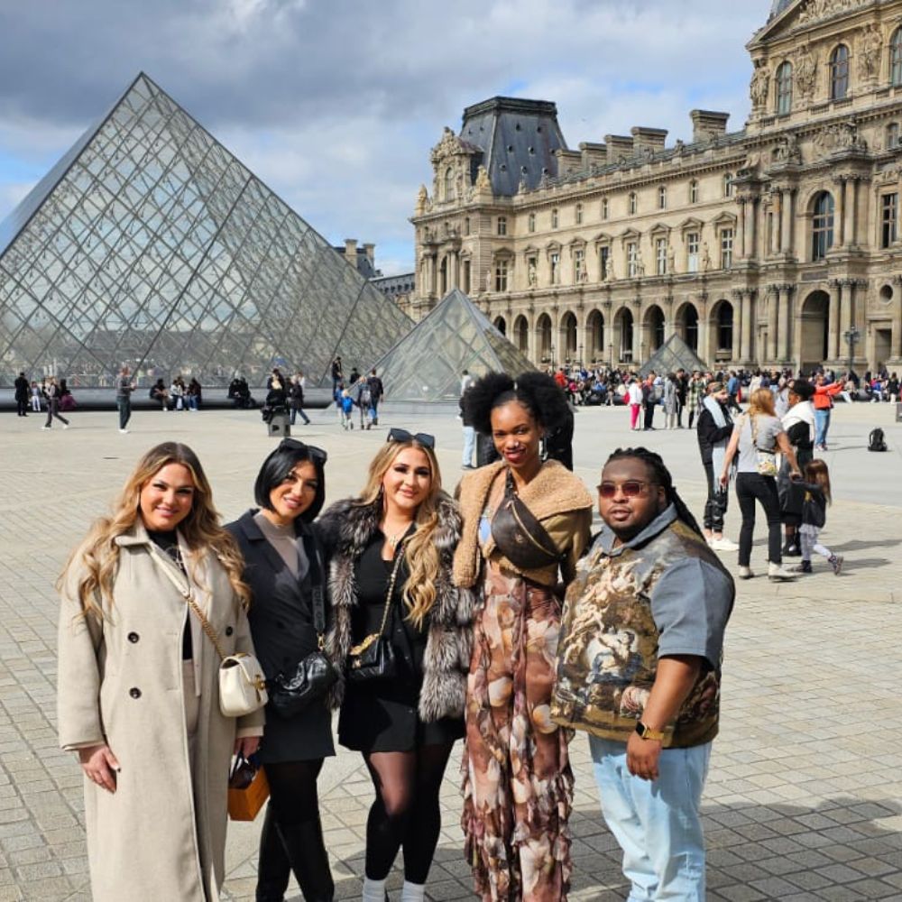 Louvre Museum Ticket with Host and Direct Entrance - MY WONDER ACCESS