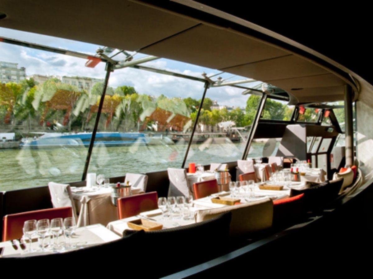2 - Hour River Seine Lunch Cruise with 3 - course - menu - MY WONDER ACCESS