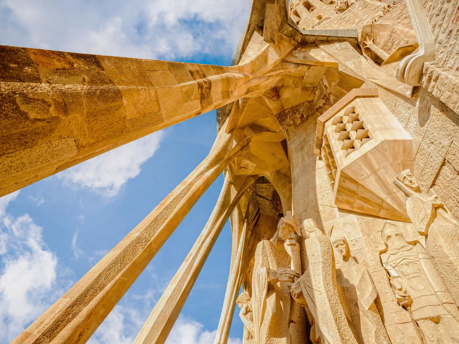 Barcelona: Sagrada Familia Priority Access Guided Tour - MY WONDER ACCESS