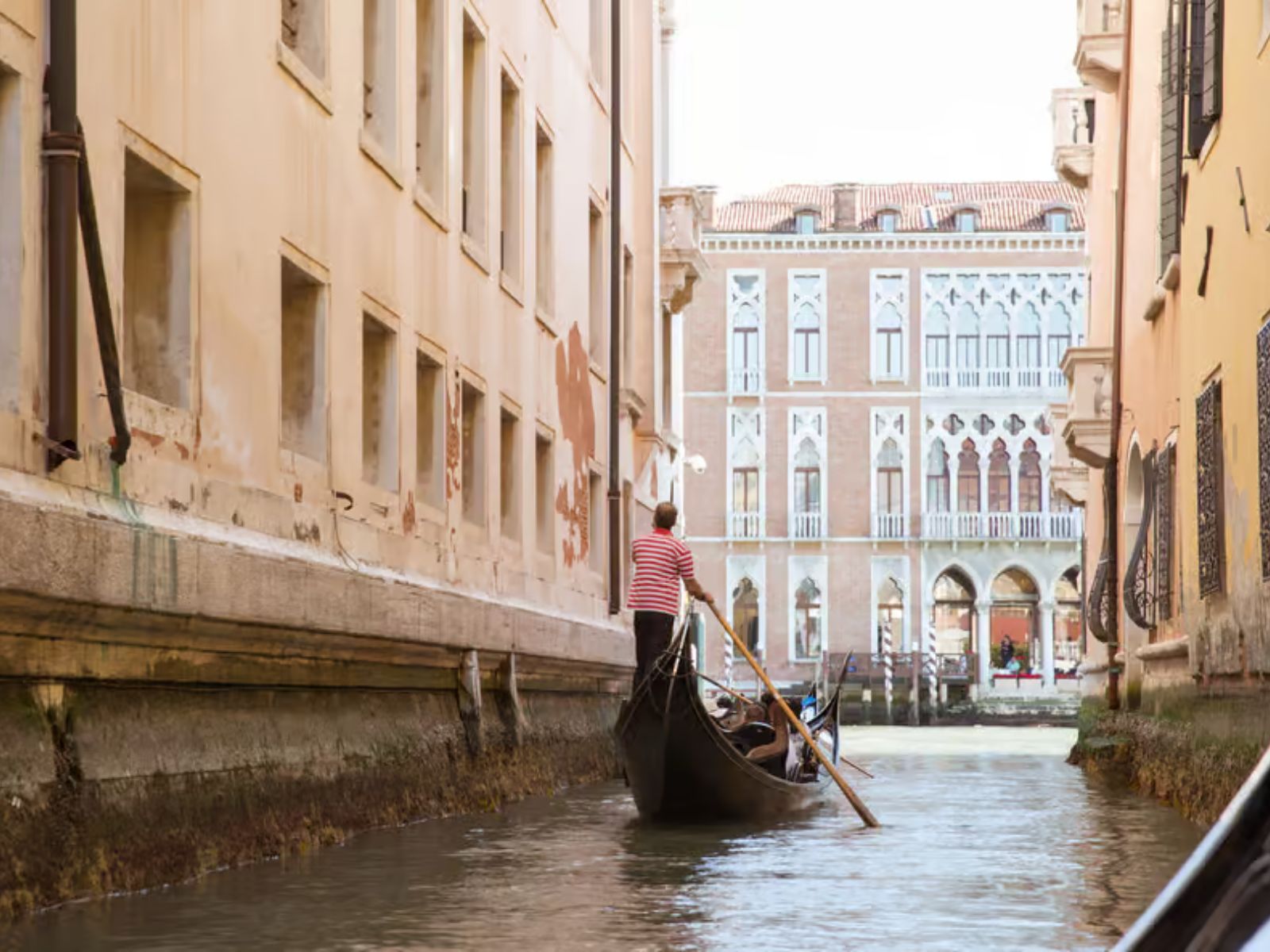 Venice: Grand Canal Gondola Experience with Live Commentary™ - MY WONDER ACCESS