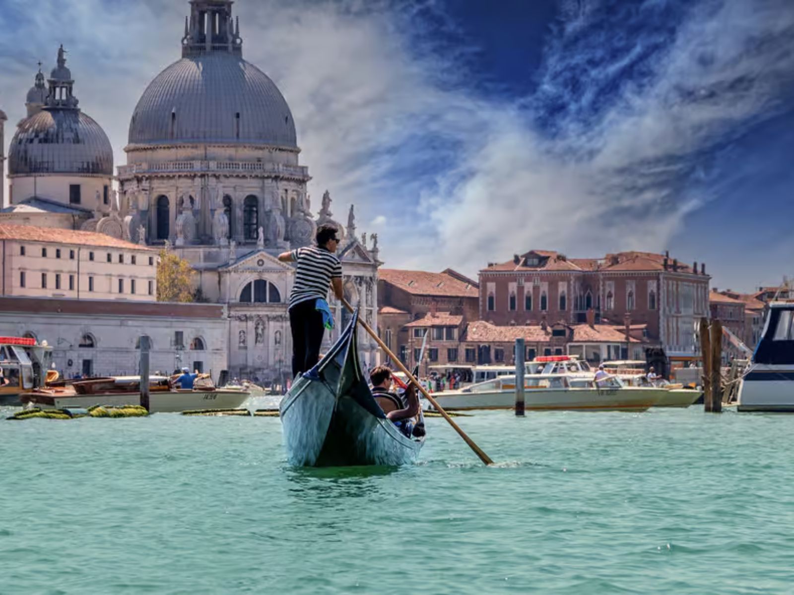 Venice: Grand Canal Gondola Experience with Live Commentary™ - MY WONDER ACCESS